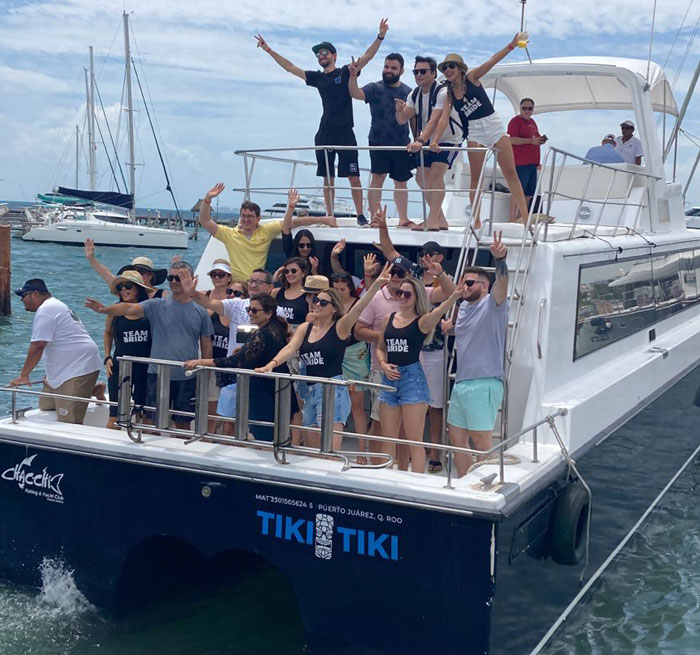 PUERTO MORELOS Tiki Tiki Party Boat